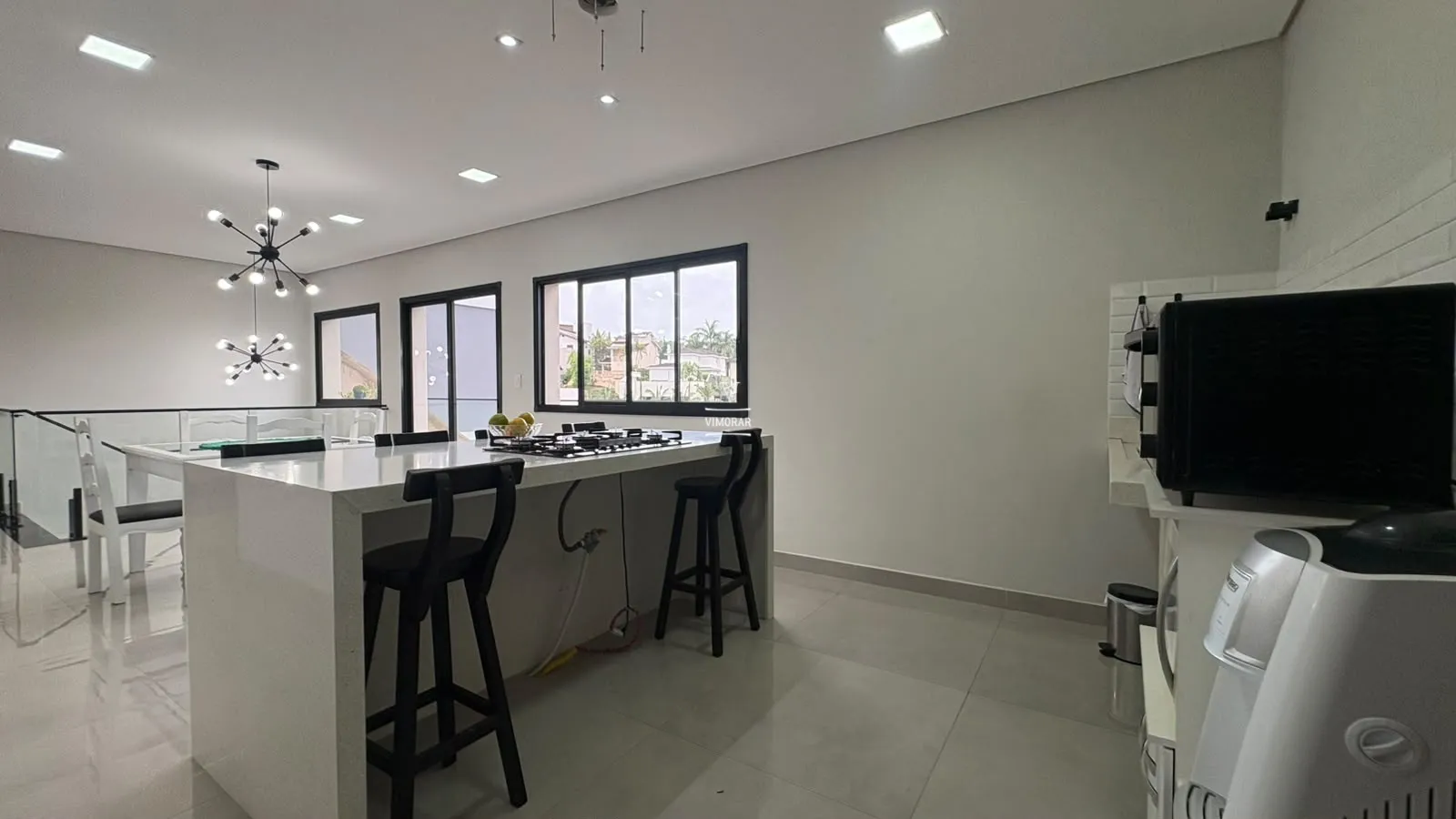 Casa em condom&iacute;nio 3 su&iacute;tes + 6 vagas de garagem  Arujá - 