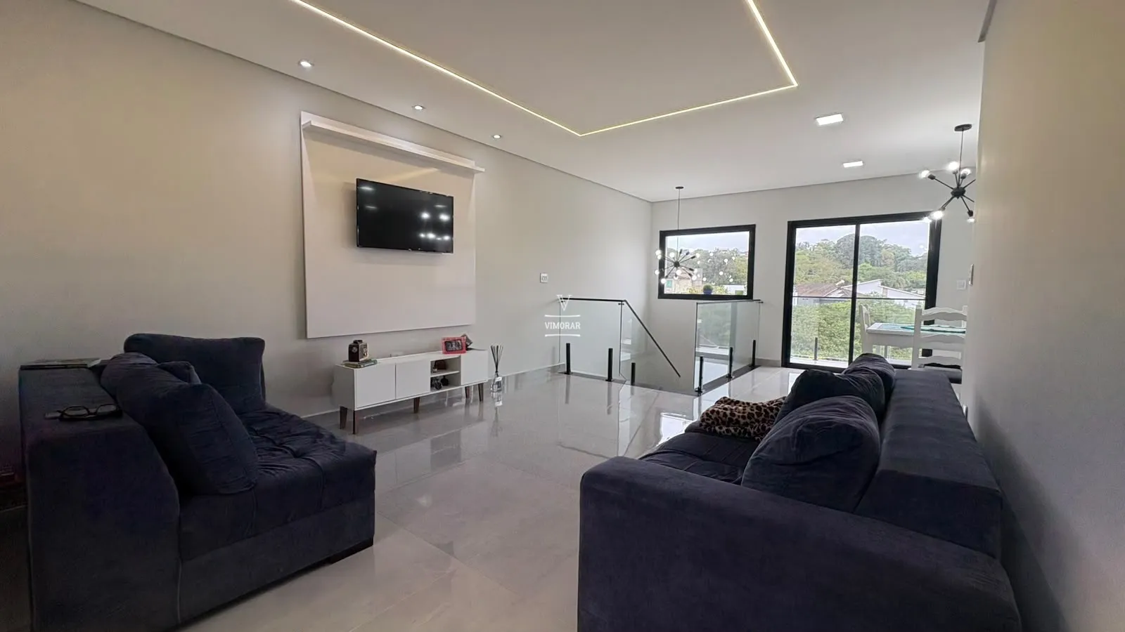Casa em condom&iacute;nio 3 su&iacute;tes + 6 vagas de garagem  Arujá - 