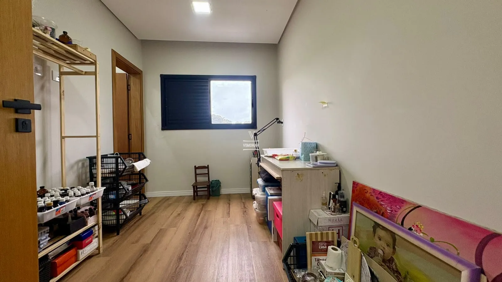 Casa em condom&iacute;nio 3 su&iacute;tes + 6 vagas de garagem  Arujá - 