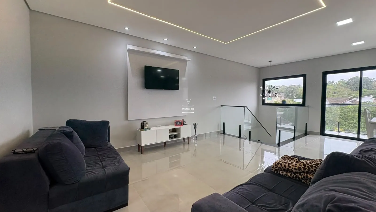 Casa em condom&iacute;nio 3 su&iacute;tes + 6 vagas de garagem  Arujá - 