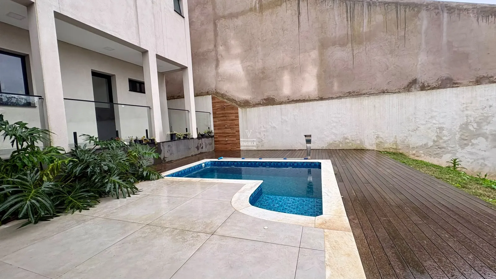 Casa em condom&iacute;nio 3 su&iacute;tes + 6 vagas de garagem  Arujá - 