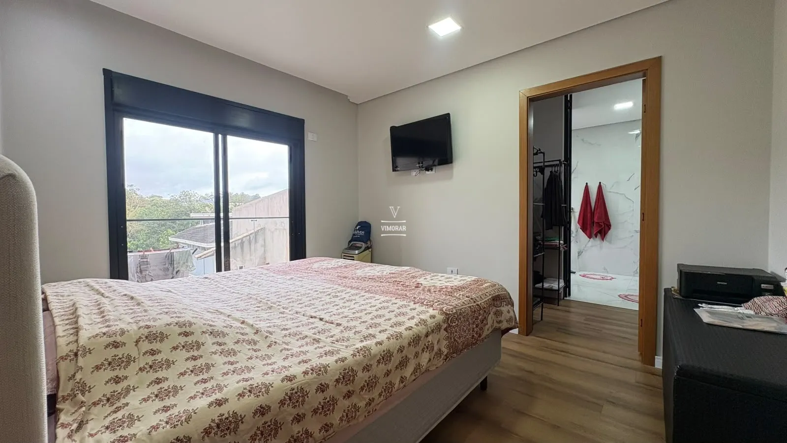 Casa em condom&iacute;nio 3 su&iacute;tes + 6 vagas de garagem  Arujá - 