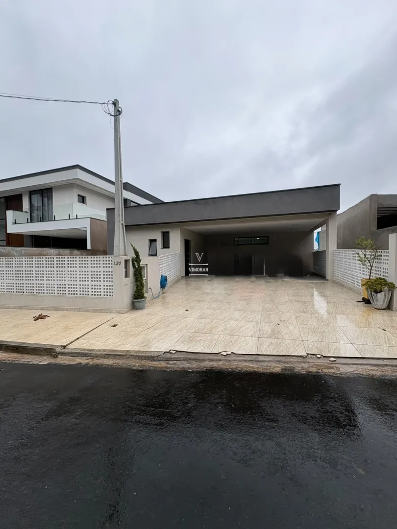 Casa em condom&iacute;nio 3 su&iacute;tes + 6 vagas de garagem  Arujá - 