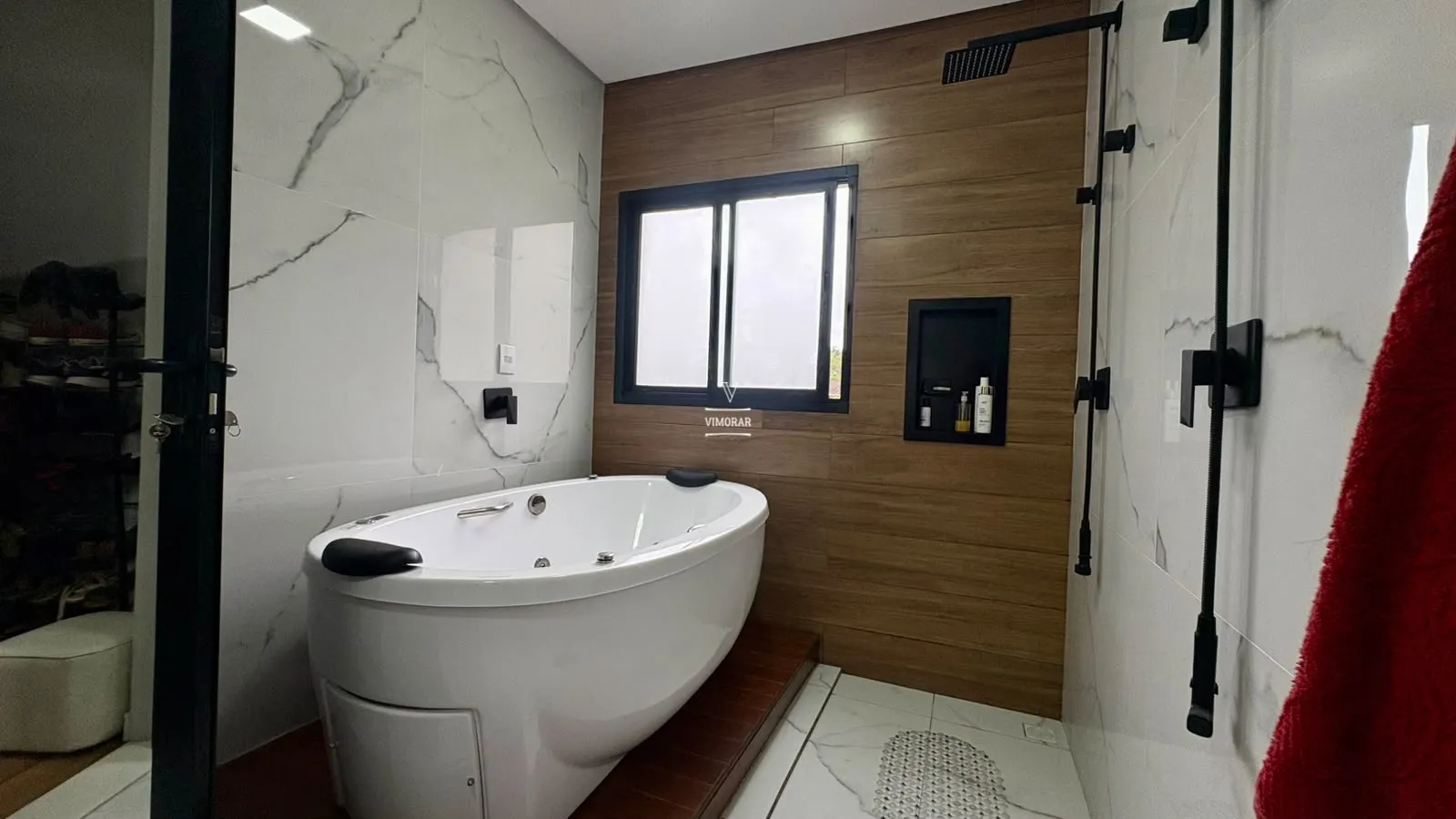 Casa em condom&iacute;nio 3 su&iacute;tes + 6 vagas de garagem  Arujá - 