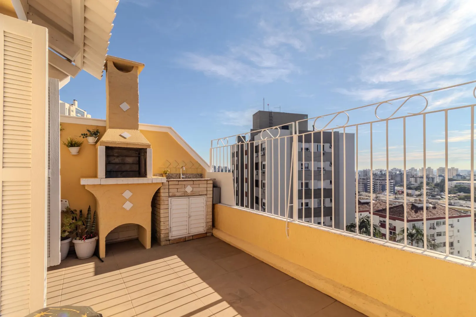 R$ 359.000 - COBERTURA DUPLEX - 98M2 - 2 DORM - SU&Iacute;TE - VISTA PANOR&Acirc;MICA - CHURRASQUEIRA Rua Doutor Dário de Bittencourt Porto Alegre - 