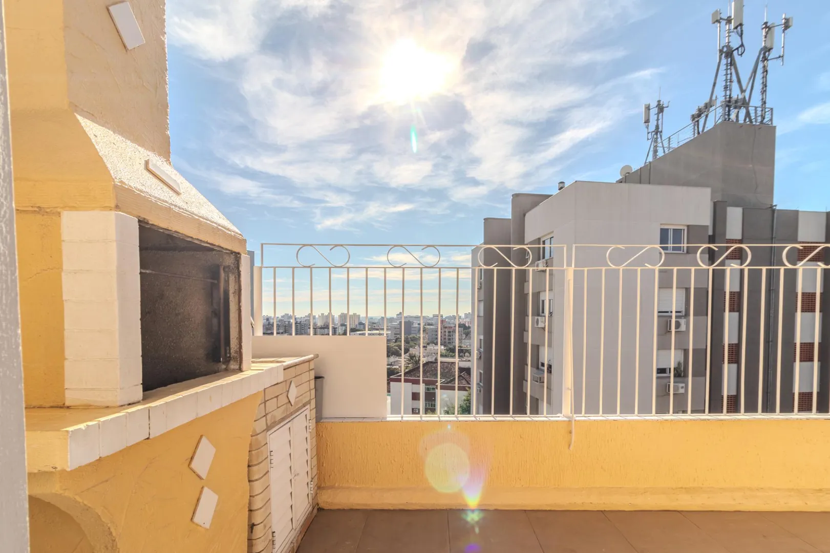 R$ 359.000 - COBERTURA DUPLEX - 98M2 - 2 DORM - SU&Iacute;TE - VISTA PANOR&Acirc;MICA - CHURRASQUEIRA Rua Doutor Dário de Bittencourt Porto Alegre - 
