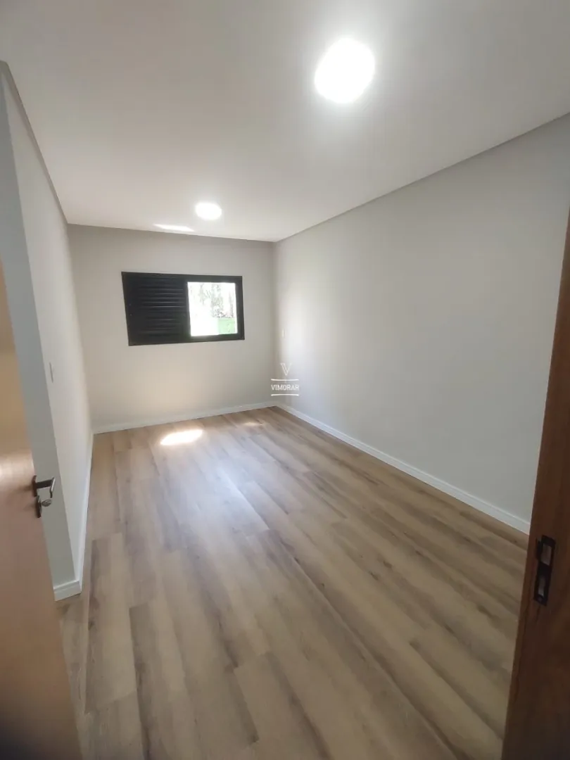 Casa em condom&iacute;nio 3 su&iacute;tes + 6 vagas de garagem  Arujá - 