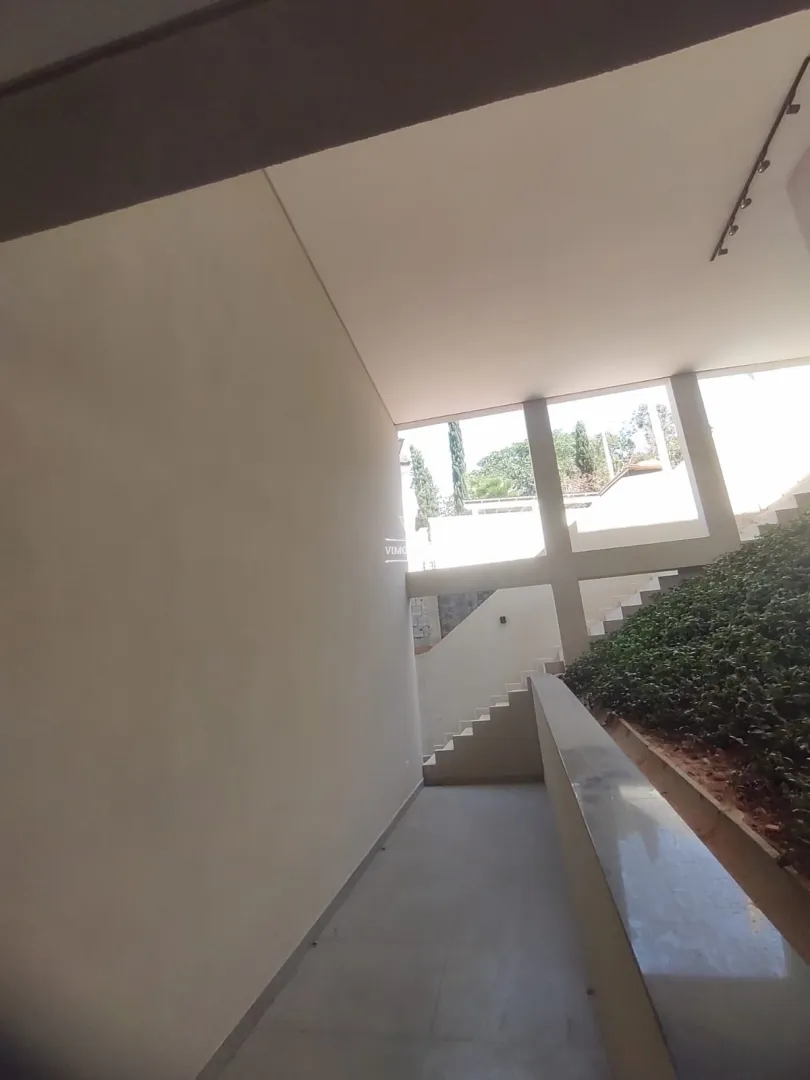 Casa em condom&iacute;nio 3 su&iacute;tes + 6 vagas de garagem  Arujá - 
