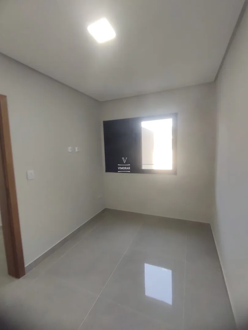 Casa em condom&iacute;nio 3 su&iacute;tes + 6 vagas de garagem  Arujá - 
