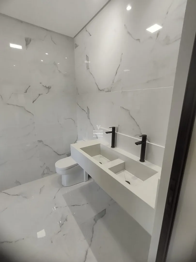 Casa em condom&iacute;nio 3 su&iacute;tes + 6 vagas de garagem  Arujá - 