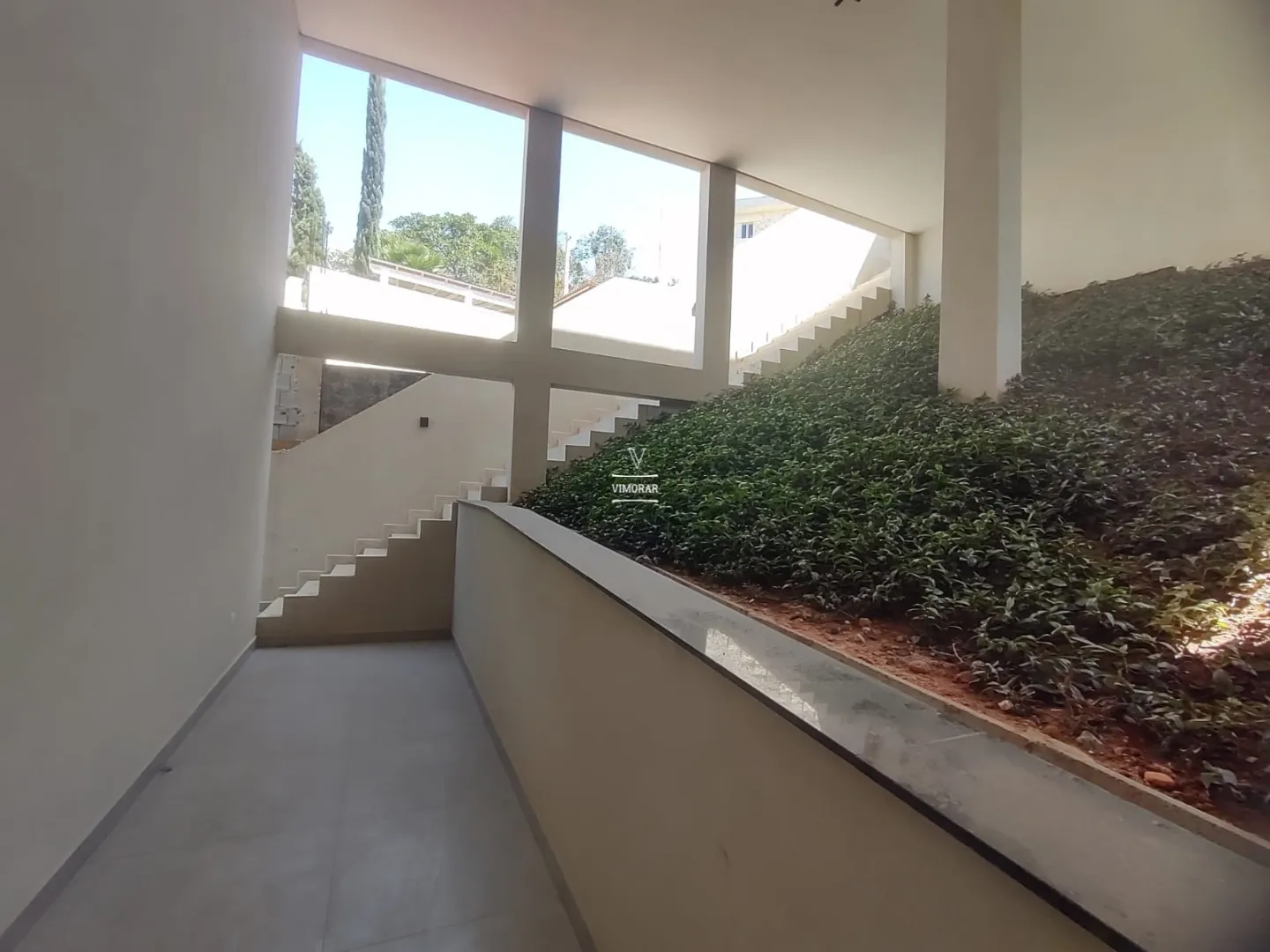 Casa em condom&iacute;nio 3 su&iacute;tes + 6 vagas de garagem  Arujá - 