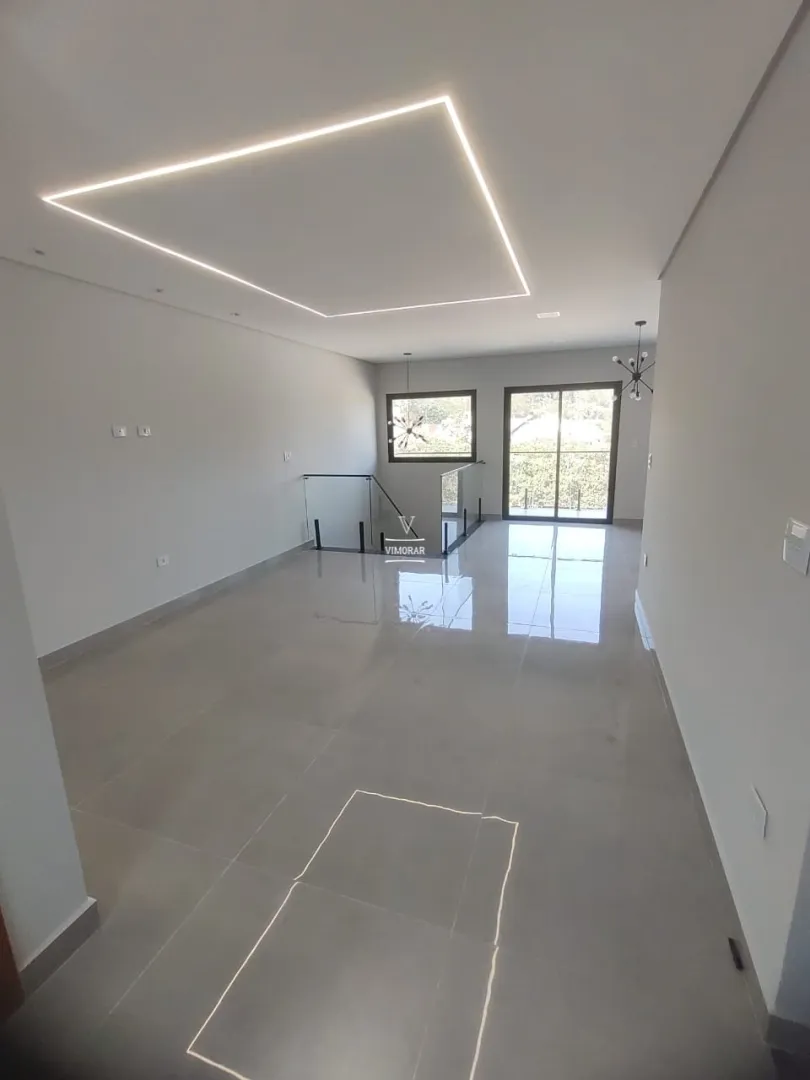 Casa em condom&iacute;nio 3 su&iacute;tes + 6 vagas de garagem  Arujá - 