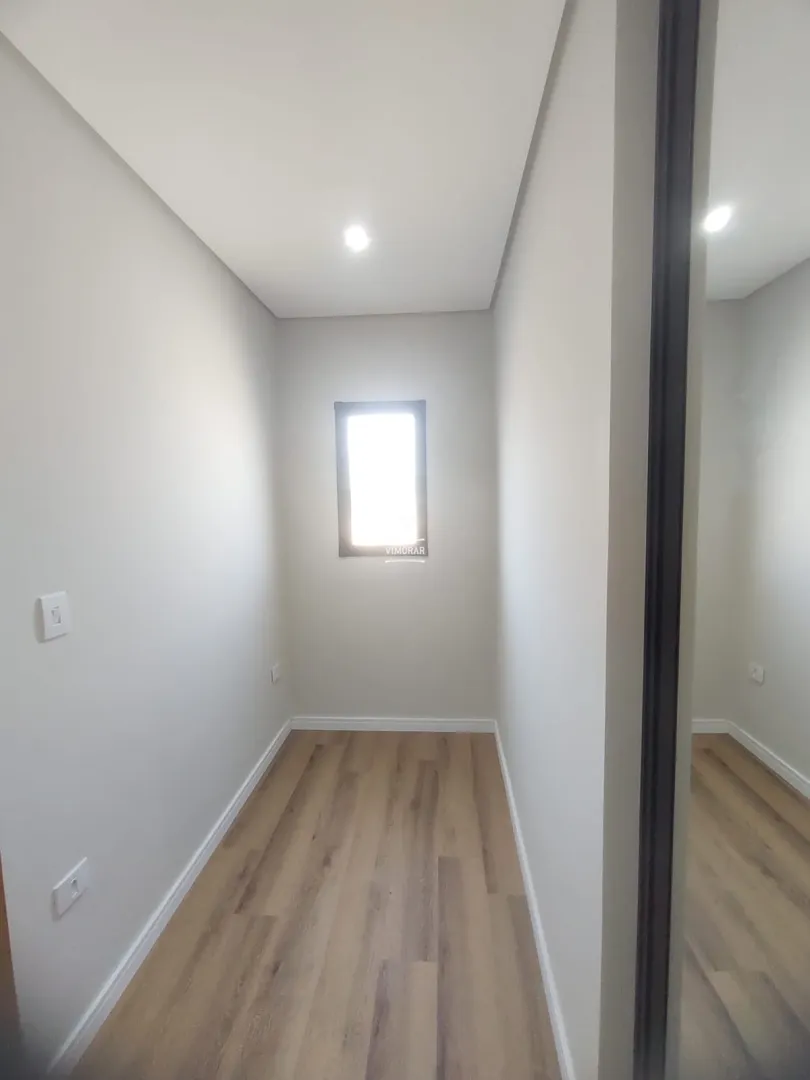 Casa em condom&iacute;nio 3 su&iacute;tes + 6 vagas de garagem  Arujá - 