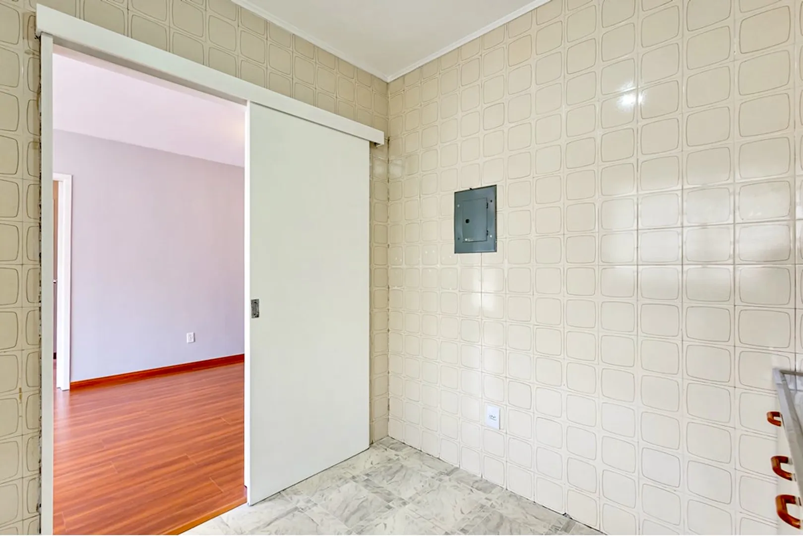R$ 475.000 - APARTAMENTO - 75M2 - 2 DORM - DEPEND&Ecirc;NCIA - 1 VAGA Rua Coronel Feijó Porto Alegre - 