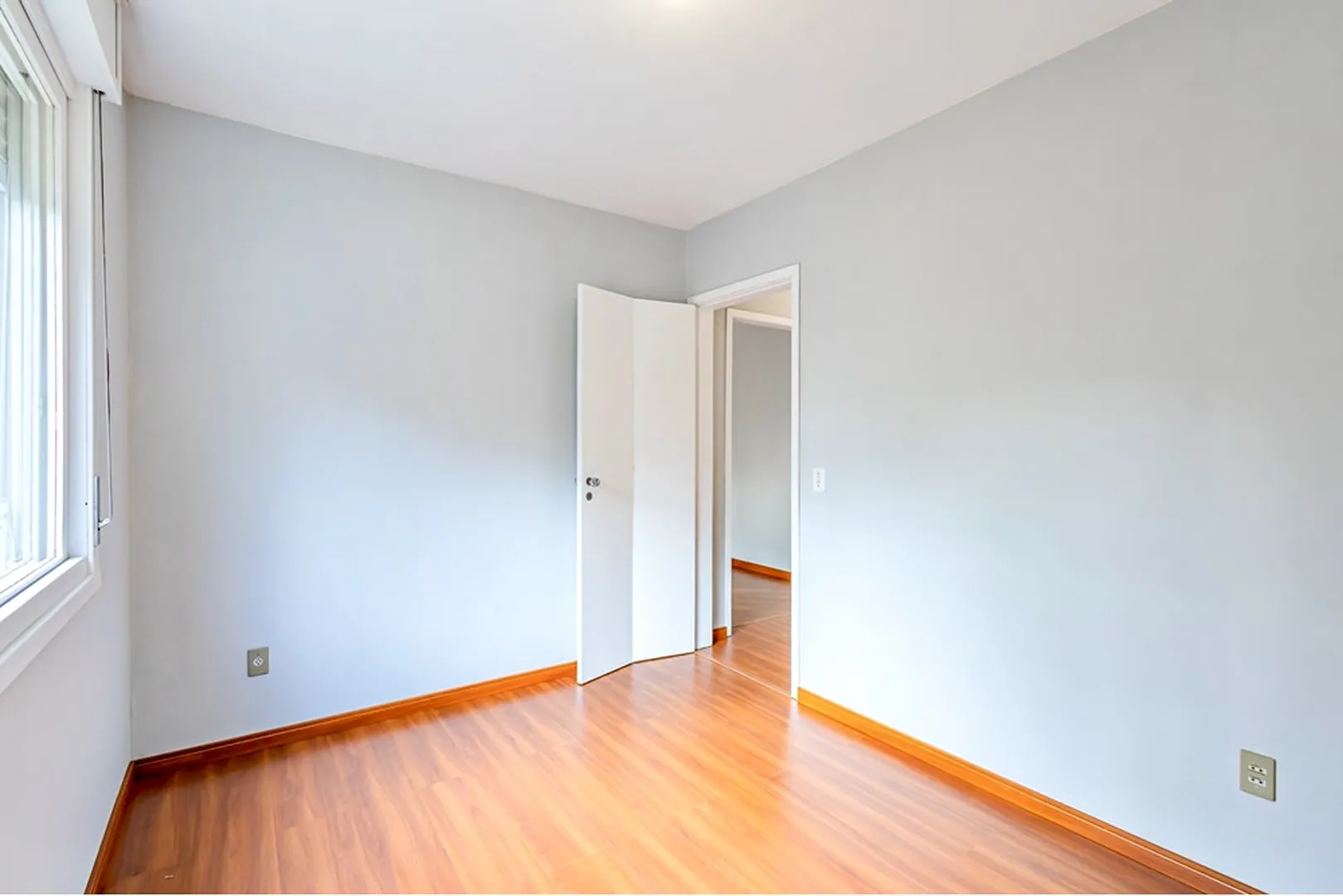 R$ 475.000 - APARTAMENTO - 75M2 - 2 DORM - DEPEND&Ecirc;NCIA - 1 VAGA Rua Coronel Feijó Porto Alegre - 