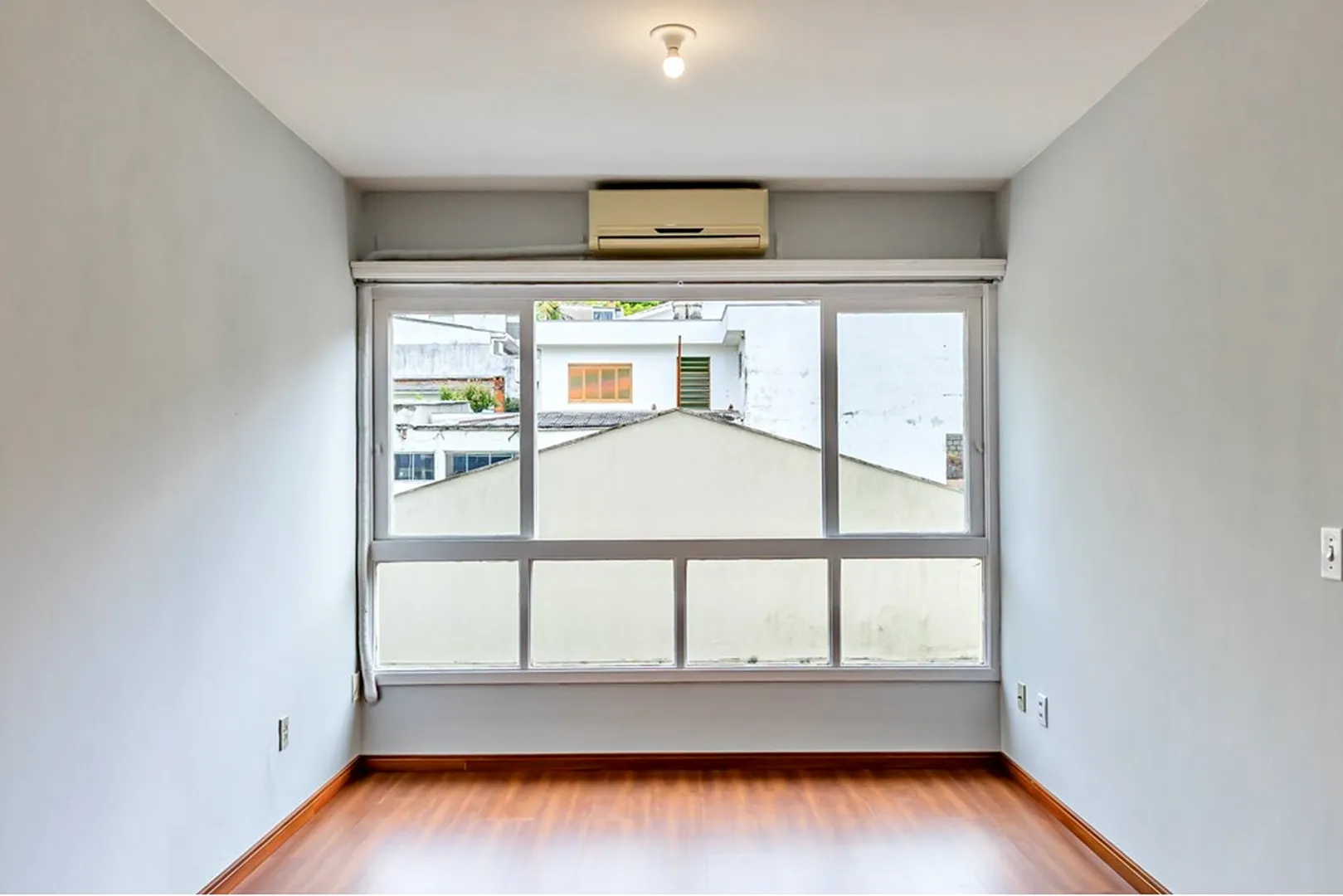 R$ 475.000 - APARTAMENTO - 75M2 - 2 DORM - DEPEND&Ecirc;NCIA - 1 VAGA Rua Coronel Feijó Porto Alegre - 