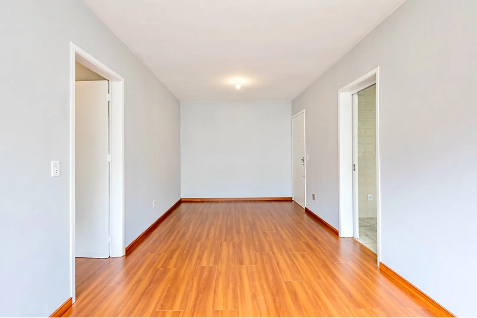 R$ 475.000 - APARTAMENTO - 75M2 - 2 DORM - DEPEND&Ecirc;NCIA - 1 VAGA Rua Coronel Feijó Porto Alegre - 