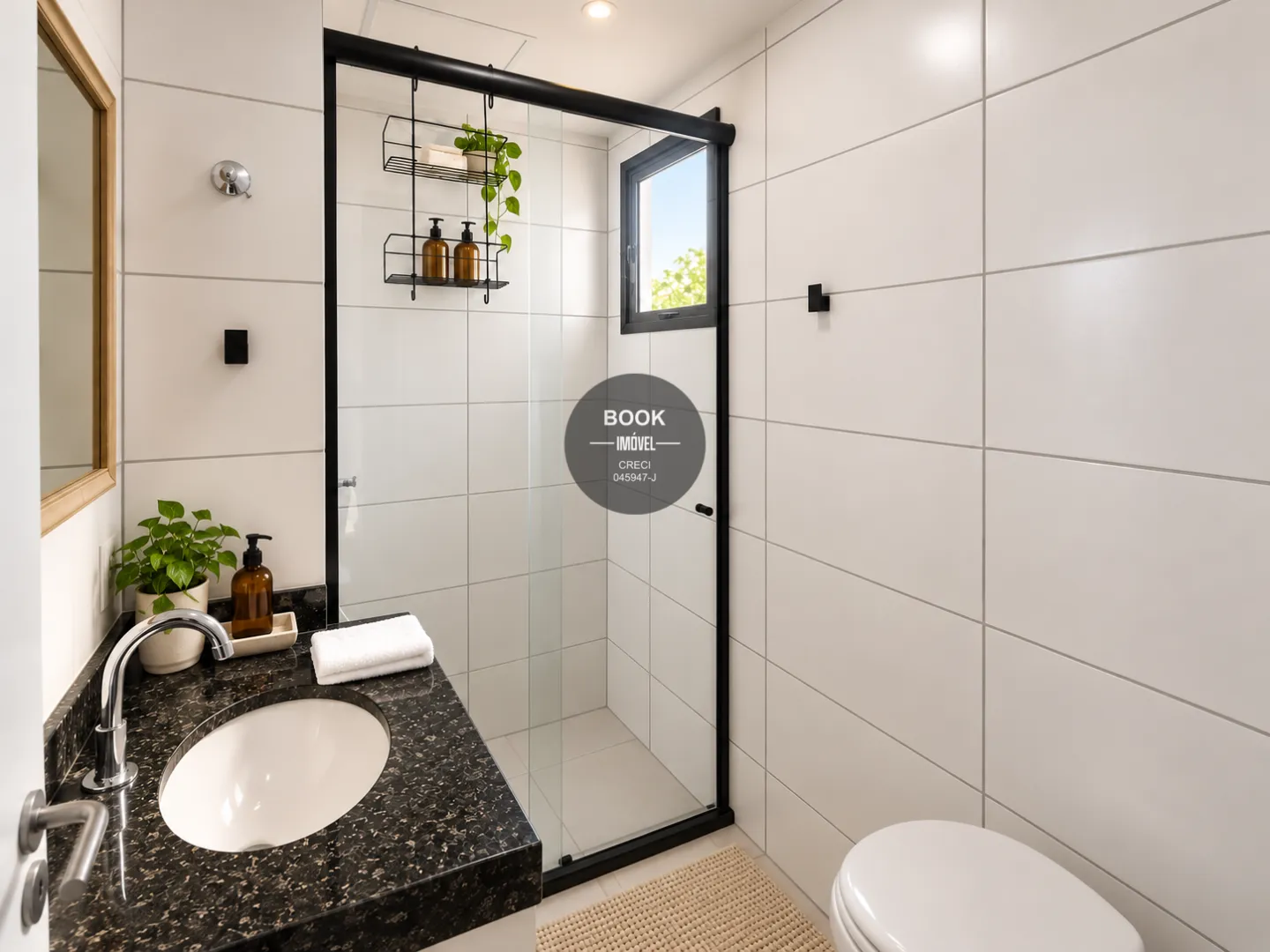 Apartamento na praia da Enseada no Guaruj&aacute; com piscina no terra&ccedil;o com vista para o mar Rua Begônia Guarujá - 