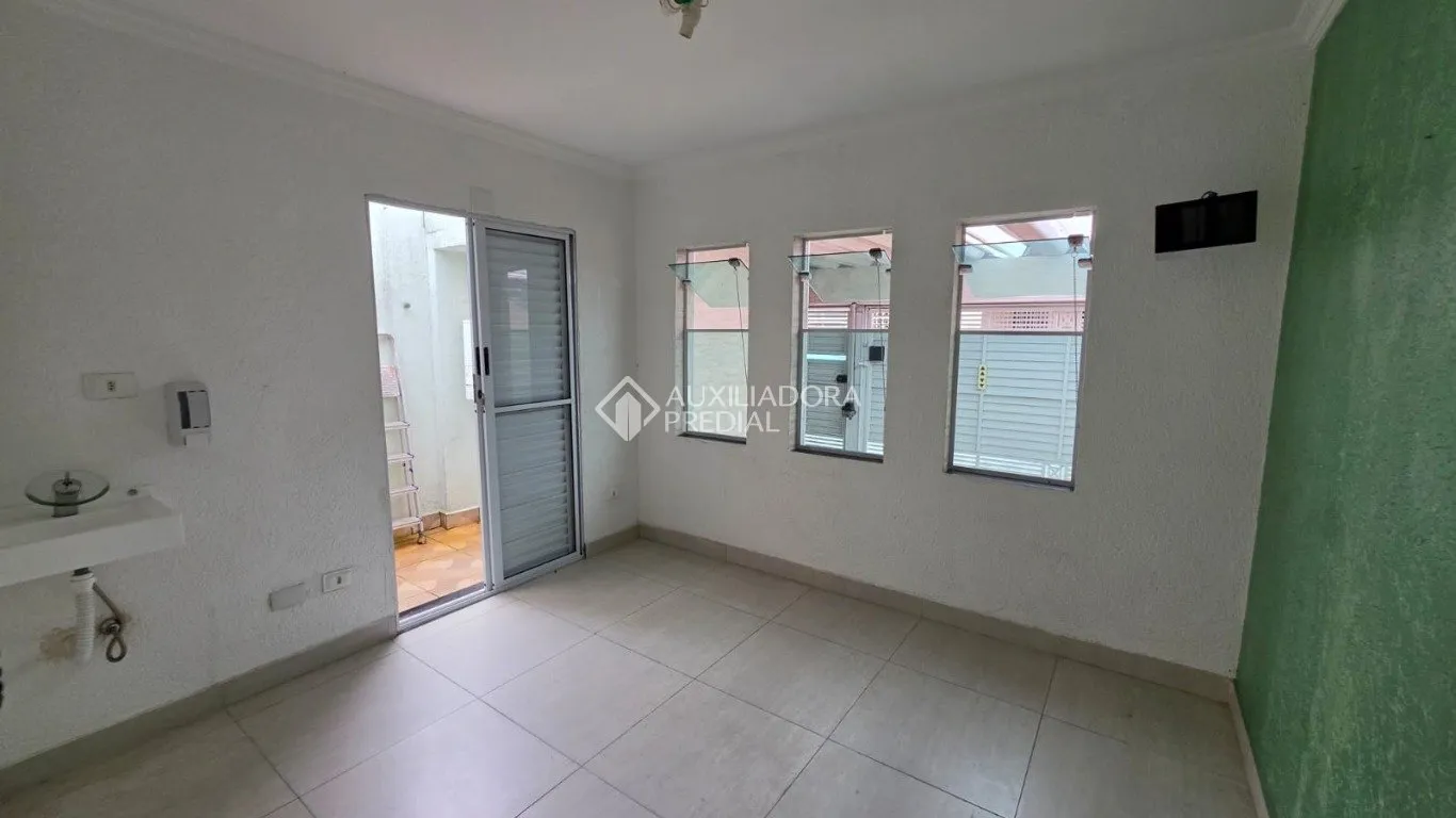 CASA T&Eacute;RREA - 3 DORMIT&Oacute;RIOS - 1 SU&Iacute;TE - 3 VAGAS - VILA MUSSOLINI - S&Atilde;O BERNARDO DO CAMPO  São Bernardo do Campo - 