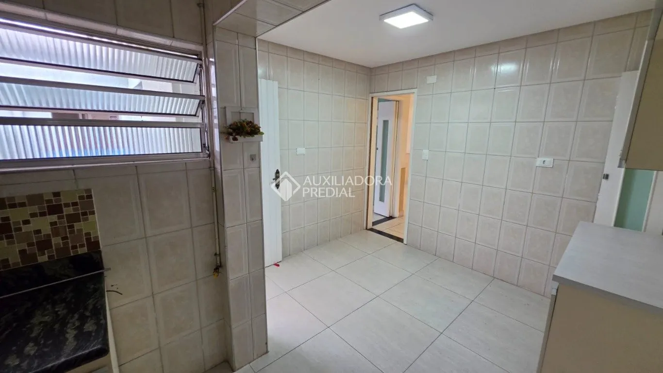 CASA T&Eacute;RREA - 3 DORMIT&Oacute;RIOS - 1 SU&Iacute;TE - 3 VAGAS - VILA MUSSOLINI - S&Atilde;O BERNARDO DO CAMPO  São Bernardo do Campo - 