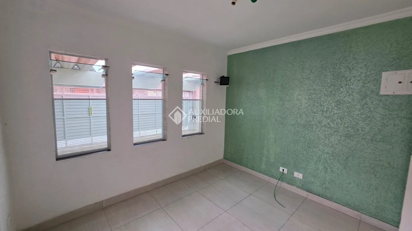 CASA T&Eacute;RREA - 3 DORMIT&Oacute;RIOS - 1 SU&Iacute;TE - 3 VAGAS - VILA MUSSOLINI - S&Atilde;O BERNARDO DO CAMPO  São Bernardo do Campo - 