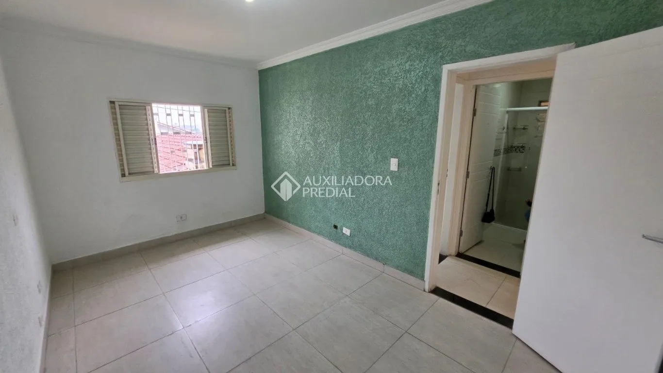 CASA T&Eacute;RREA - 3 DORMIT&Oacute;RIOS - 1 SU&Iacute;TE - 3 VAGAS - VILA MUSSOLINI - S&Atilde;O BERNARDO DO CAMPO  São Bernardo do Campo - 
