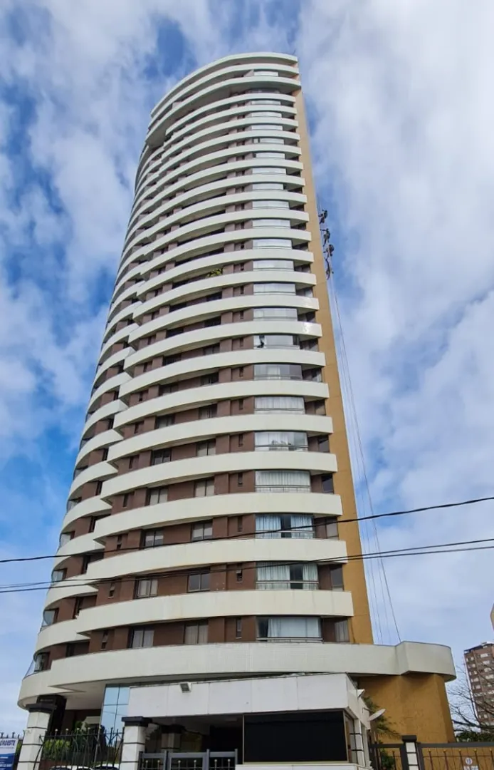 APARTAMENTO ALTO PADR&Atilde;O 5 SU&Iacute;TES VARANDA 4 GARAGENS QUADRA TENIS PISCINA &Agrave; VENDA ONDINA Rua Professor Clementino Fraga Salvador - 