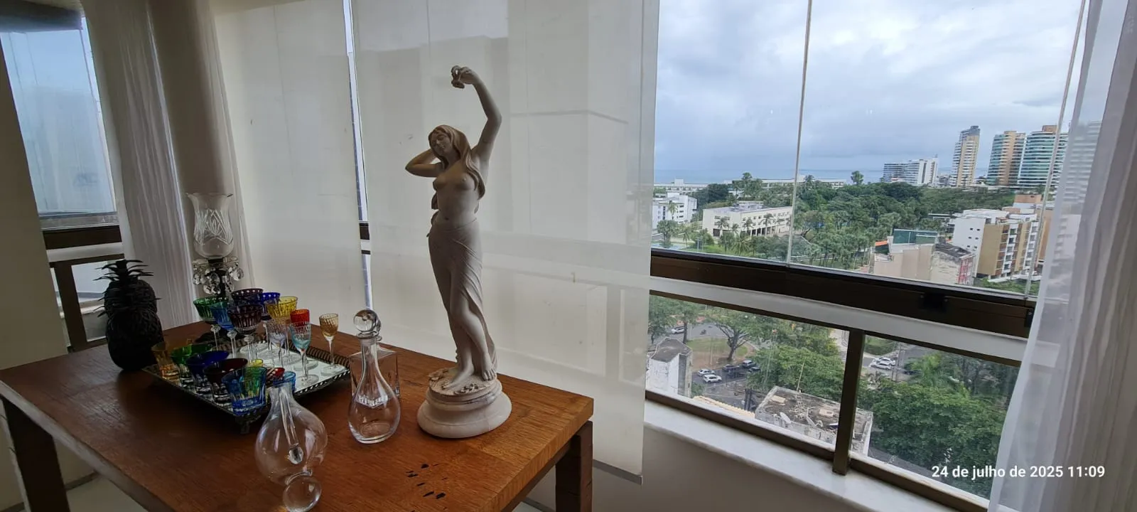APARTAMENTO ALTO PADR&Atilde;O 5 SU&Iacute;TES VARANDA 4 GARAGENS QUADRA TENIS PISCINA &Agrave; VENDA ONDINA Rua Professor Clementino Fraga Salvador - 