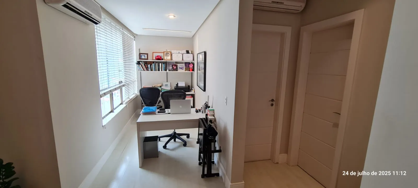 APARTAMENTO ALTO PADR&Atilde;O 5 SU&Iacute;TES VARANDA 4 GARAGENS QUADRA TENIS PISCINA &Agrave; VENDA ONDINA Rua Professor Clementino Fraga Salvador - 
