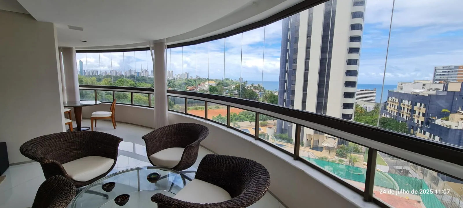 APARTAMENTO ALTO PADR&Atilde;O 5 SU&Iacute;TES VARANDA 4 GARAGENS QUADRA TENIS PISCINA &Agrave; VENDA ONDINA Rua Professor Clementino Fraga Salvador - 