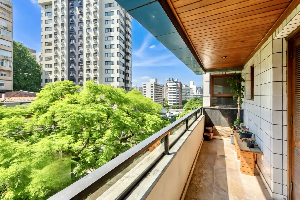 R$ 2.195.000 - EXCELENTE APARTAMENTO - 302M2 - 4 DORM - 2 SU&Iacute;TES - VISTA - 2 VAGAS Rua Castro Alves Porto Alegre - 