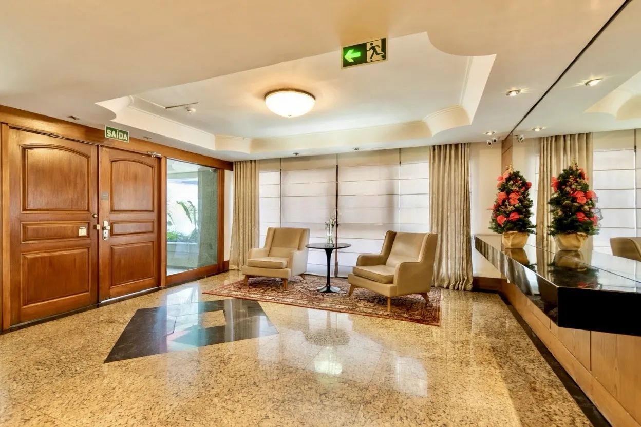 R$ 2.195.000 - EXCELENTE APARTAMENTO - 302M2 - 4 DORM - 2 SU&Iacute;TES - VISTA - 2 VAGAS Rua Castro Alves Porto Alegre - 