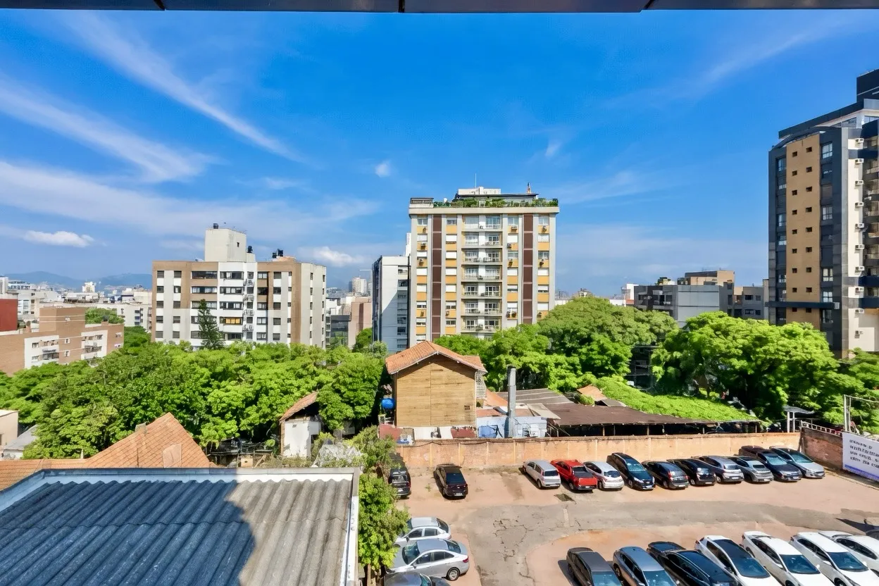 R$ 2.195.000 - EXCELENTE APARTAMENTO - 302M2 - 4 DORM - 2 SU&Iacute;TES - VISTA - 2 VAGAS Rua Castro Alves Porto Alegre - 