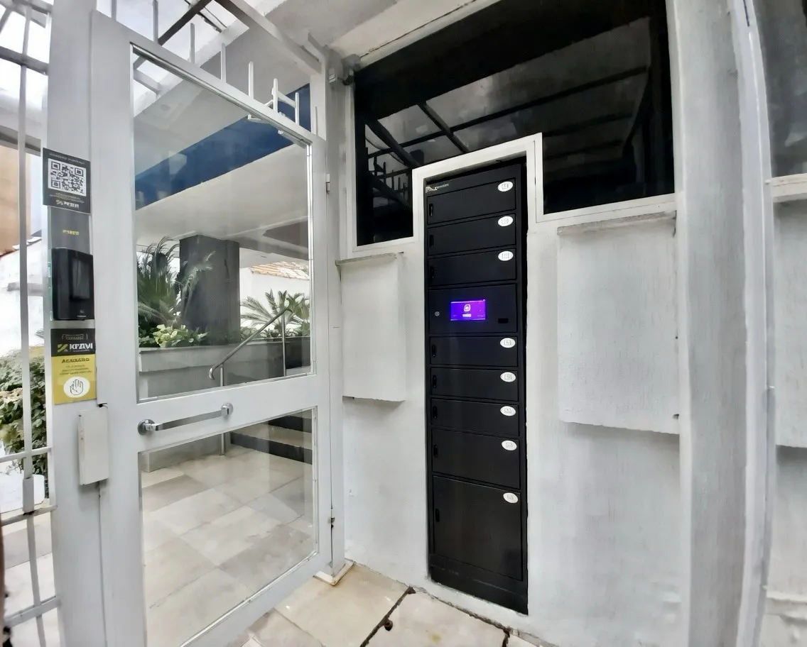R$ 2.195.000 - EXCELENTE APARTAMENTO - 302M2 - 4 DORM - 2 SU&Iacute;TES - VISTA - 2 VAGAS Rua Castro Alves Porto Alegre - 