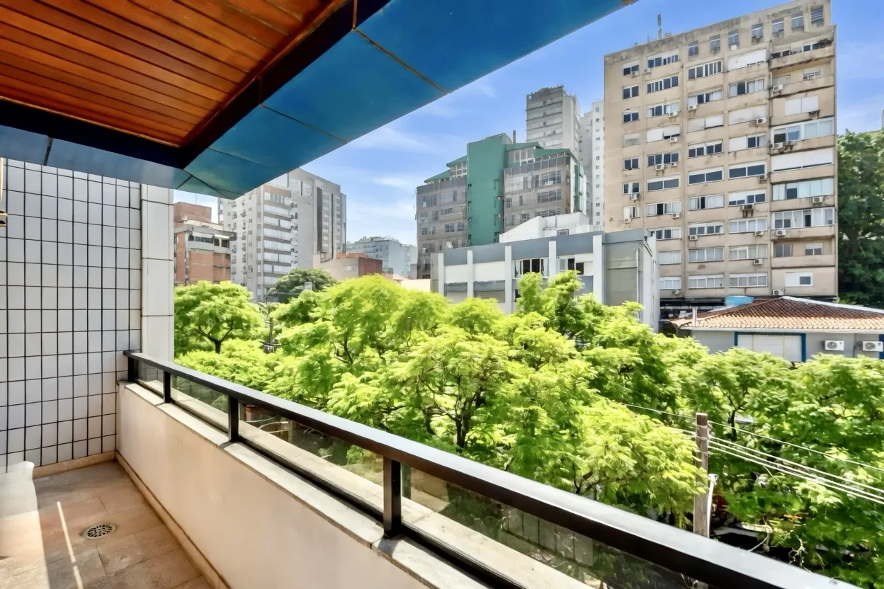 R$ 2.195.000 - EXCELENTE APARTAMENTO - 302M2 - 4 DORM - 2 SU&Iacute;TES - VISTA - 2 VAGAS Rua Castro Alves Porto Alegre - 