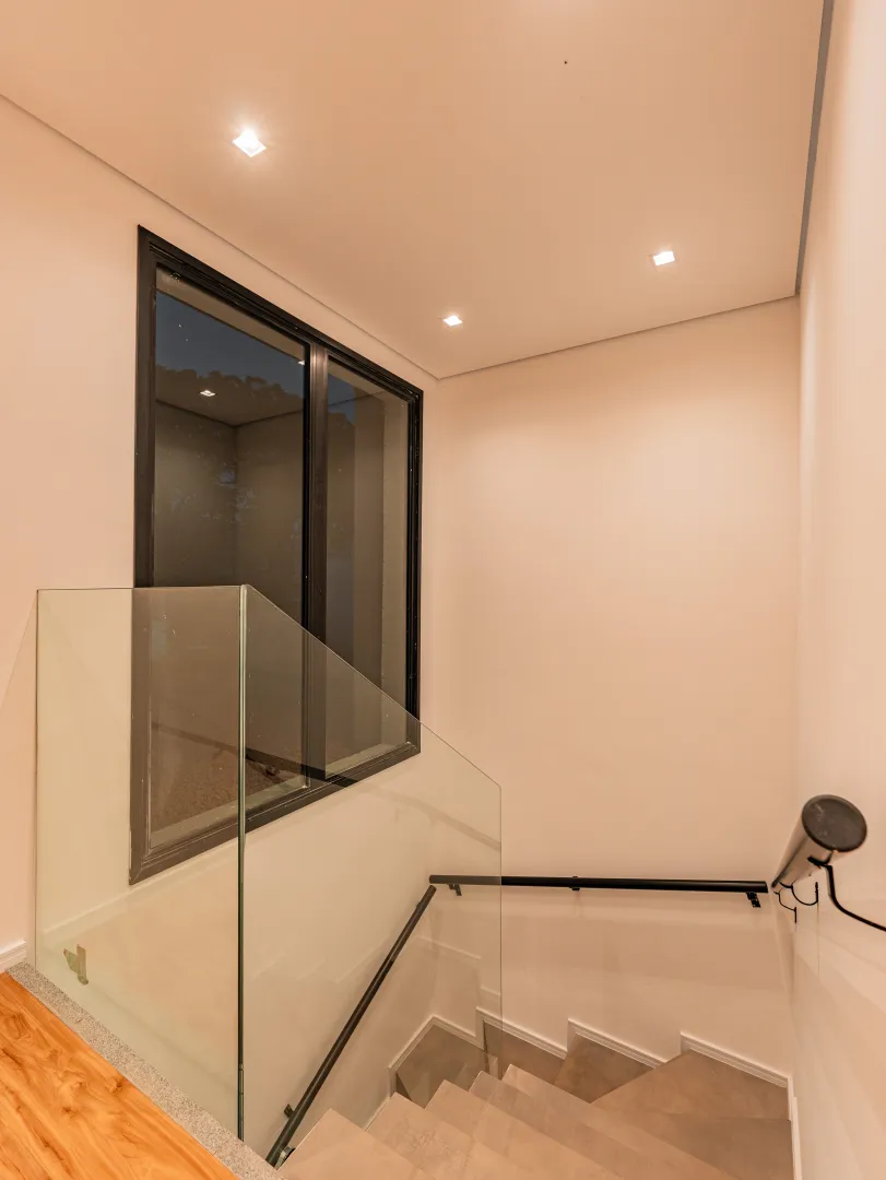 CASA NOVA E MODERNA NO ALPHAVILLE 4 COM 4 SU&Iacute;TES E 317 M&sup2; Avenida Yojiro Takaoka Santana de Parnaíba - 