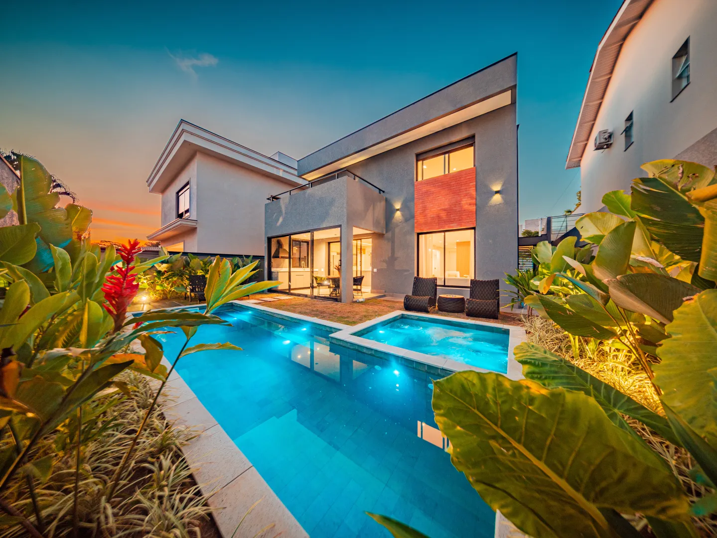 CASA NOVA E MODERNA NO ALPHAVILLE 4 COM 4 SU&Iacute;TES E 317 M&sup2; Avenida Yojiro Takaoka Santana de Parnaíba - 