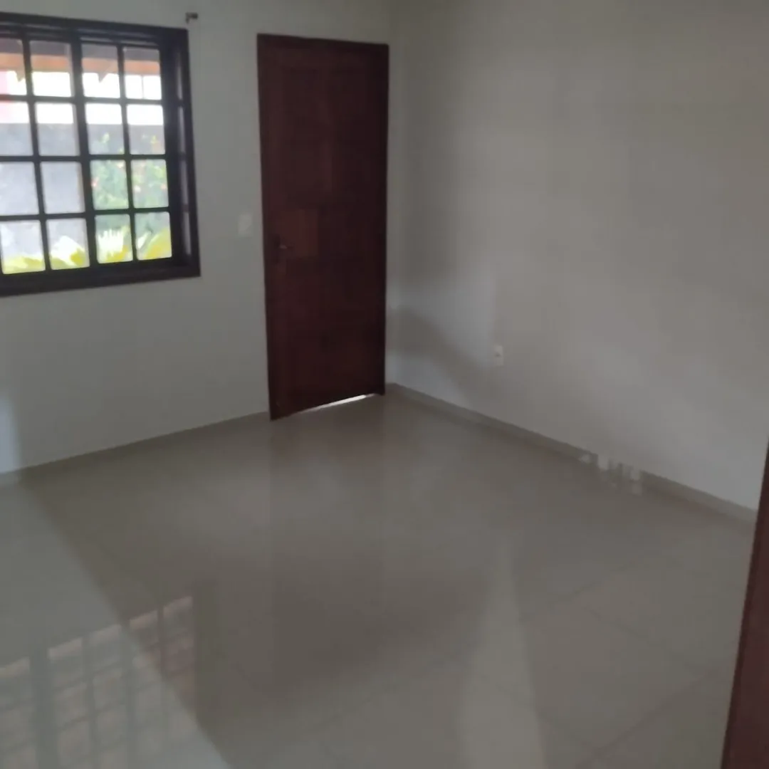 Casa &agrave; Venda em Guapimirim | 2 Quartos sendo 1 Su&iacute;te | 2 Vagas Rua Alegre Guapimirim - 