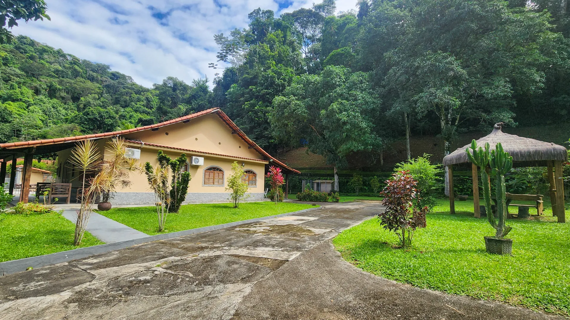 Oportunidade! S&iacute;tio com 3.650m&sup2; em Guapimirim - natureza e lazer completo Rodovia Santos Dumont Guapimirim - 