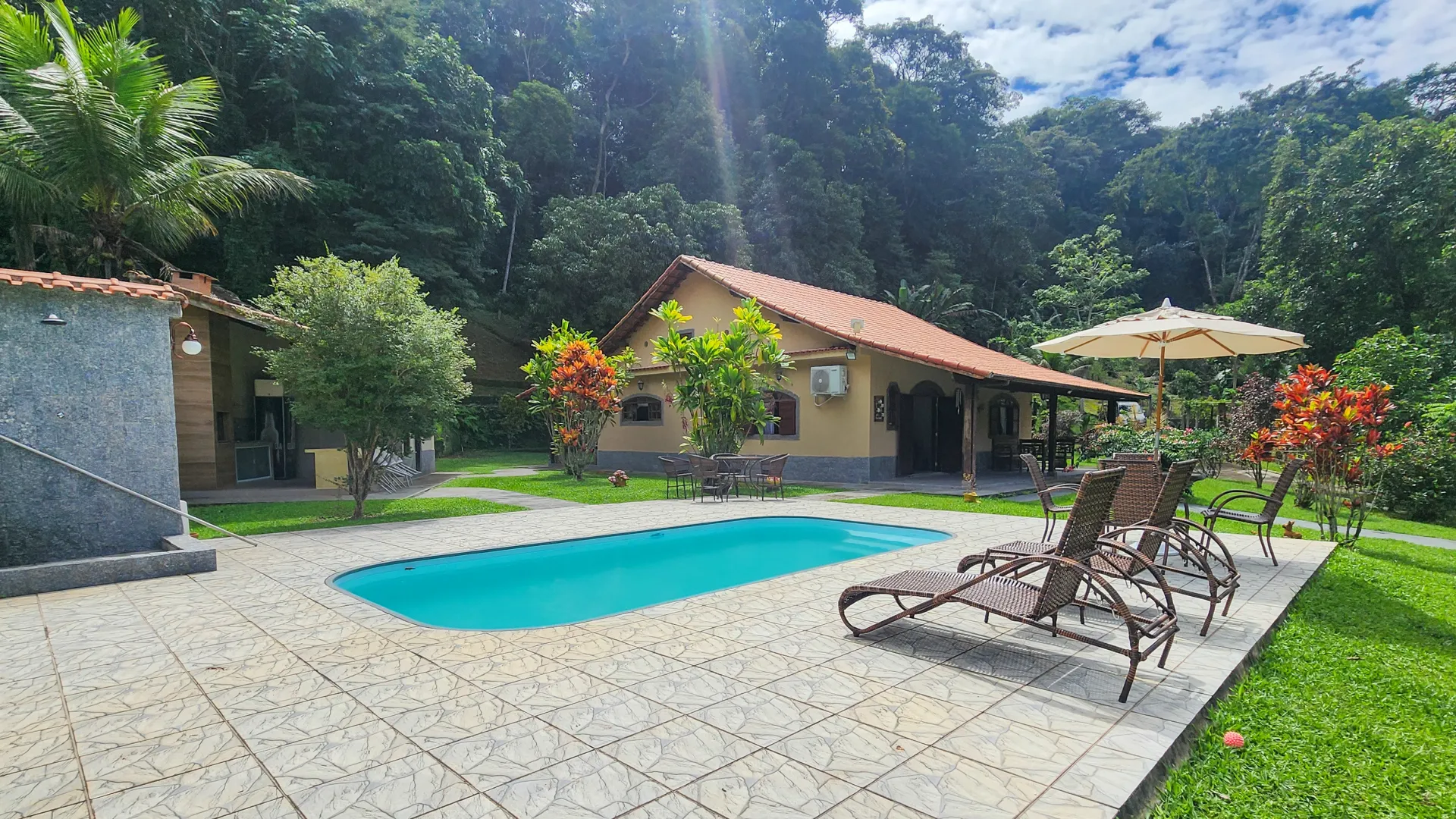 Oportunidade! S&iacute;tio com 3.650m&sup2; em Guapimirim - natureza e lazer completo Rodovia Santos Dumont Guapimirim - 
