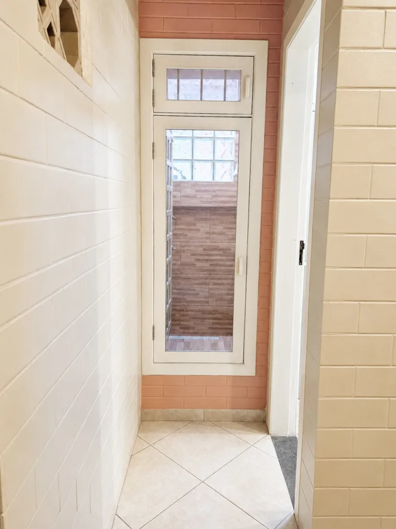 R$ 655.000 - LINDA CASA - 234M2 - 3 DORM - SU&Iacute;TE - LAREIRA - PISCINA - 5 VAGAS Rua Jackson de Figueiredo Porto Alegre - 