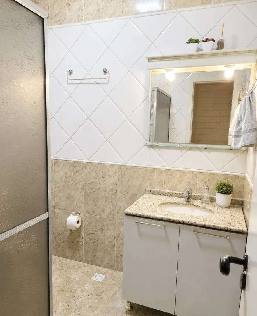 R$ 655.000 - LINDA CASA - 234M2 - 3 DORM - SU&Iacute;TE - LAREIRA - PISCINA - 5 VAGAS Rua Jackson de Figueiredo Porto Alegre - 