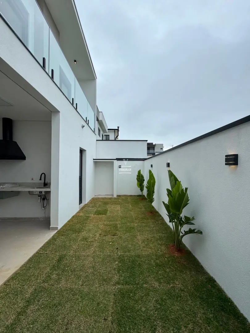 Sobrado em condom&iacute;nio 3 su&iacute;tes + 3 vagas de garagem  Mogi das Cruzes - 