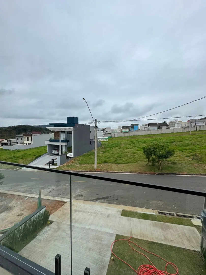 Sobrado em condom&iacute;nio 3 su&iacute;tes + 3 vagas de garagem  Mogi das Cruzes - 