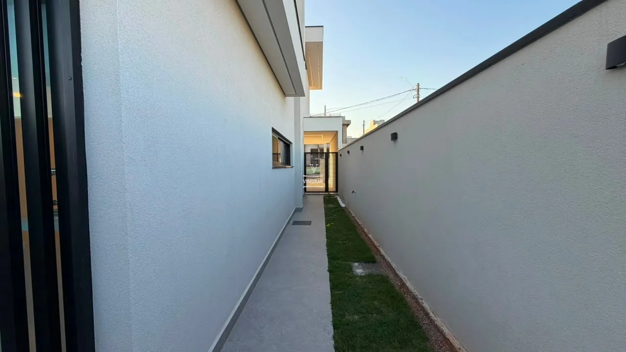 Sobrado em condom&iacute;nio 3 su&iacute;tes + 3 vagas de garagem  Mogi das Cruzes - 