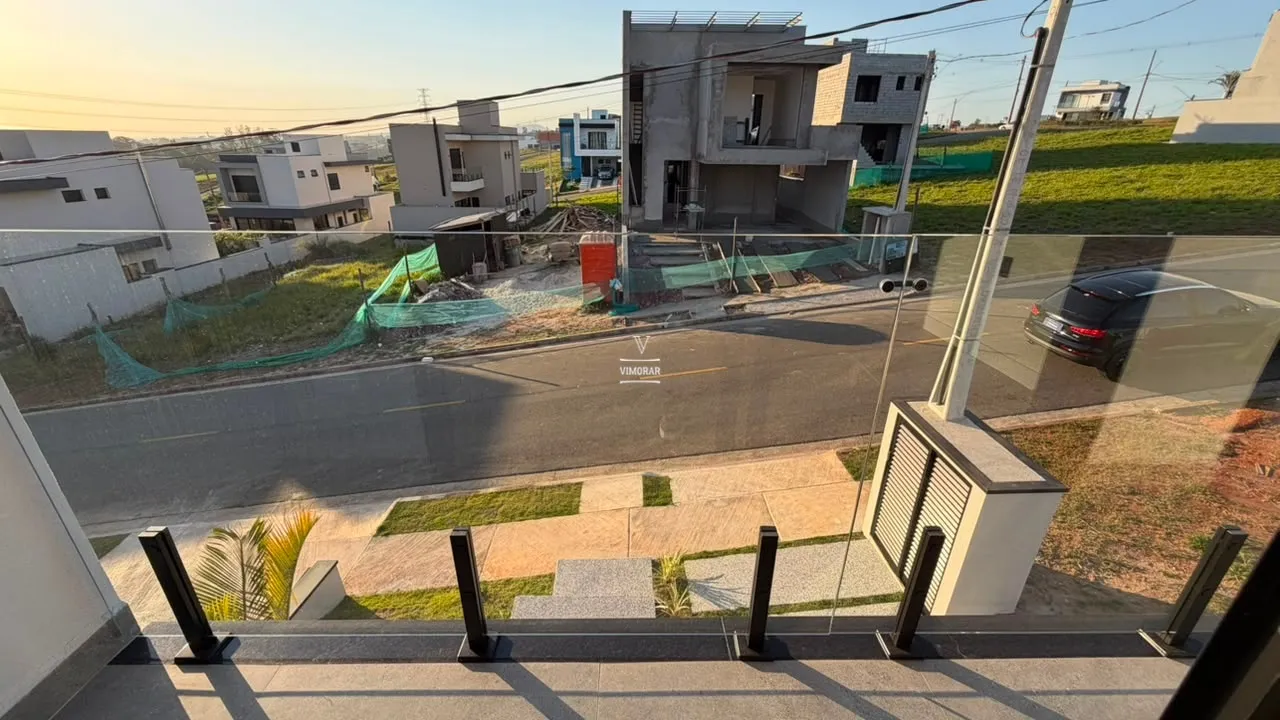 Sobrado em condom&iacute;nio 3 su&iacute;tes + 3 vagas de garagem  Mogi das Cruzes - 