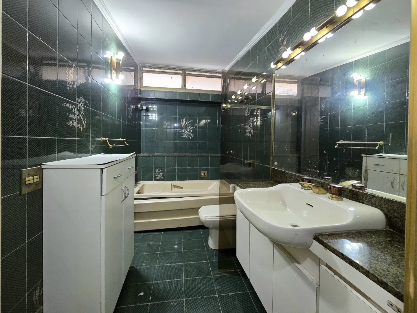 ALUGO APARTAMENTO 2 QUADRAS DA PAULISTA &ndash; 137M2 Rua Maria Figueiredo São Paulo - 