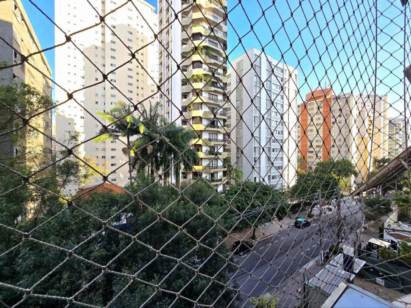 ALUGO APARTAMENTO 2 QUADRAS DA PAULISTA &ndash; 137M2 Rua Maria Figueiredo São Paulo - 
