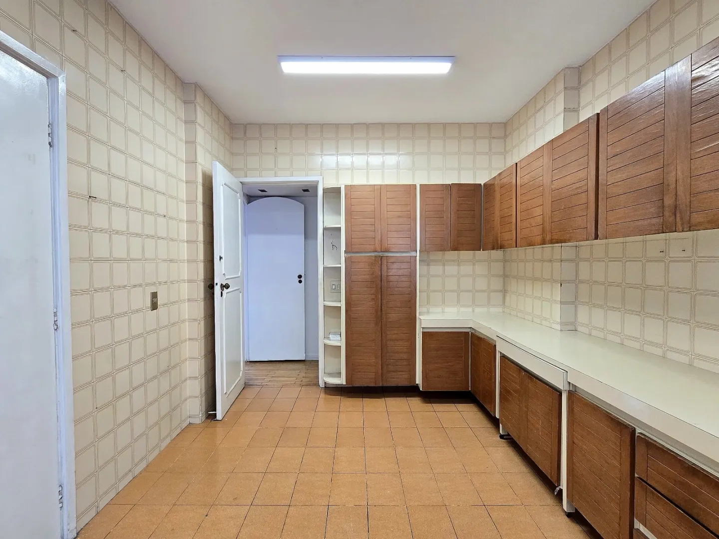ALUGO APARTAMENTO 2 QUADRAS DA PAULISTA &ndash; 137M2 Rua Maria Figueiredo São Paulo - 