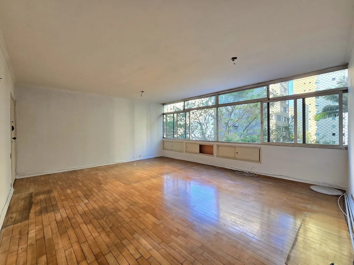 ALUGO APARTAMENTO 2 QUADRAS DA PAULISTA &ndash; 137M2 Rua Maria Figueiredo São Paulo - 